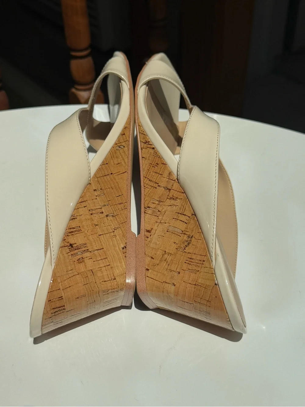 Stuart Weitzman  Miami Cream Patent Leather Wedge Sandals size 8 H41N3 - Picture 5 of 7